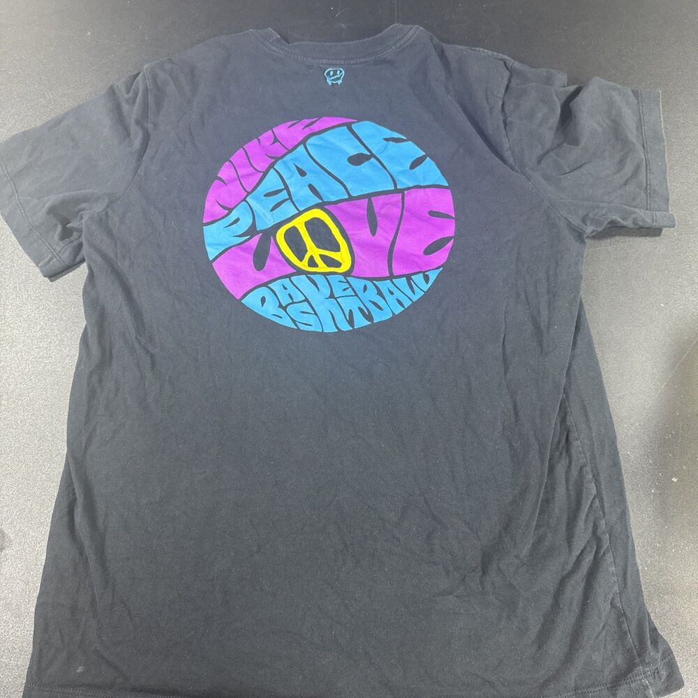 Nike Peace Love Basketball Men's L Black Short Sleeve T-Shirt Embroidered